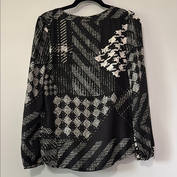 GUESS Patterned Women's Top - Picture 3 of 3